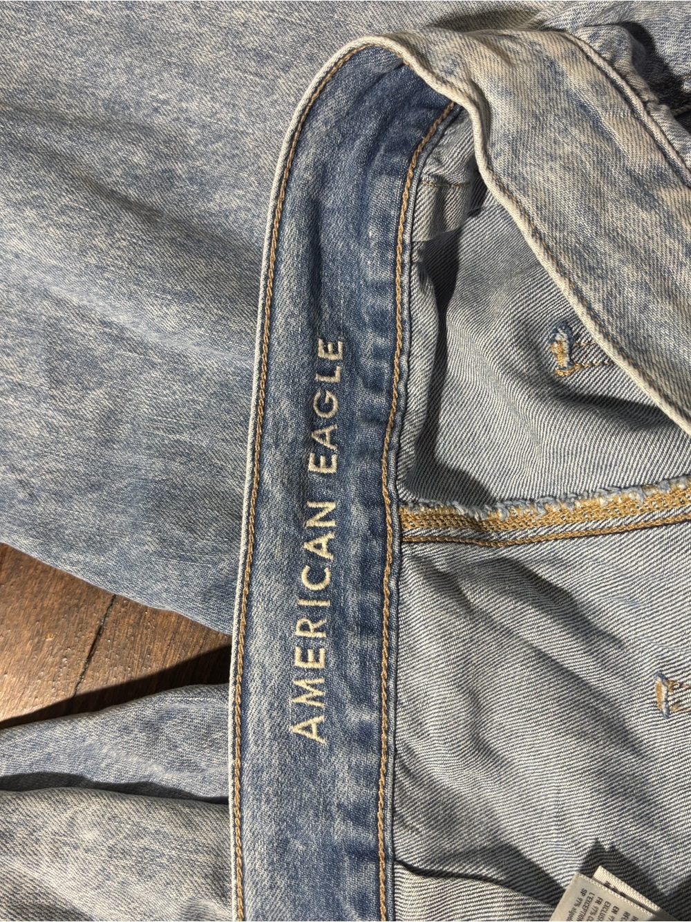 American Eagle Light Wash Denim Cargo Jogger Pants Women’s - Picture 3 of 4